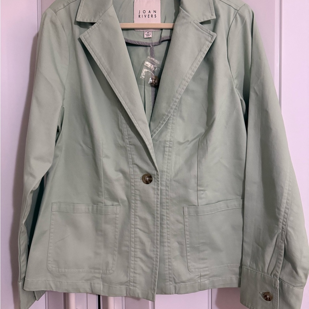 Joan Rivers Women's signature twill cinch back blazer